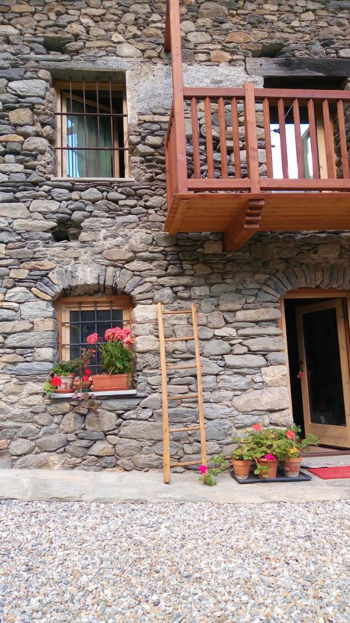 Nuit A Pleiney Bed & Breakfast Saint-Rhemy-En-Bosses Dış mekan fotoğraf